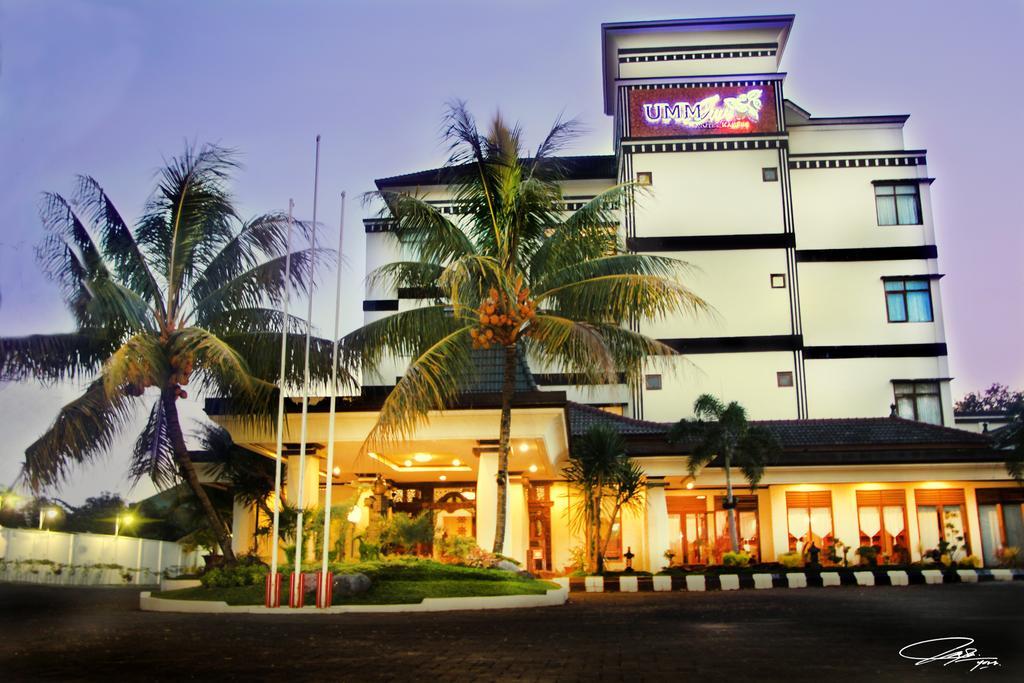 Umm Inn Hotel Malang Esterno foto